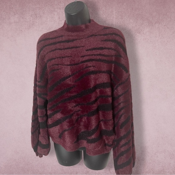 Catherine Malandrino Soft Plush Plum Black Zebra Long Sleeve Top Size Large - Picture 2 of 11